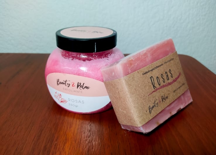 Kit de exfoliante facial y jabón artesanal de rosas
