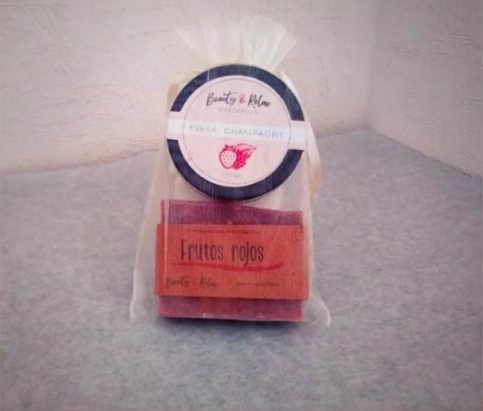 Kit de mascarilla facial de fresa champagne y 2 jabones artesanales iguales o diferentes